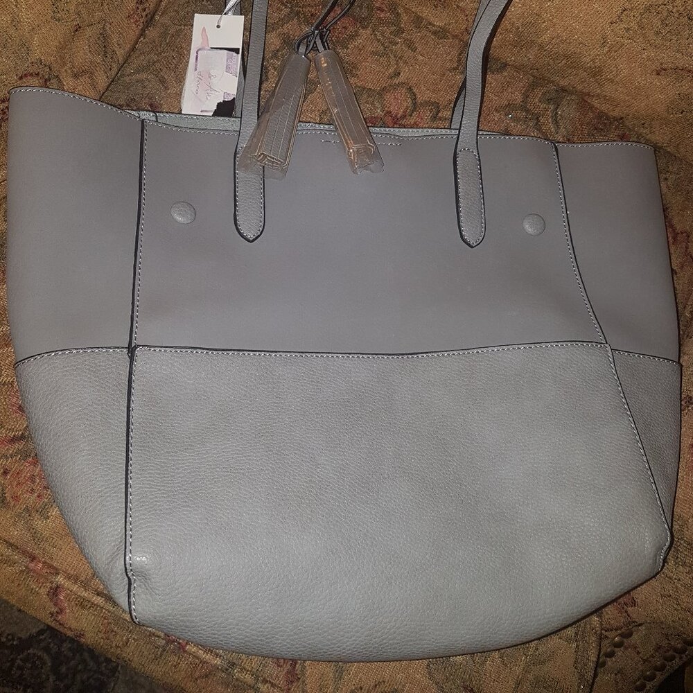 Tote - Picture 4 of 6